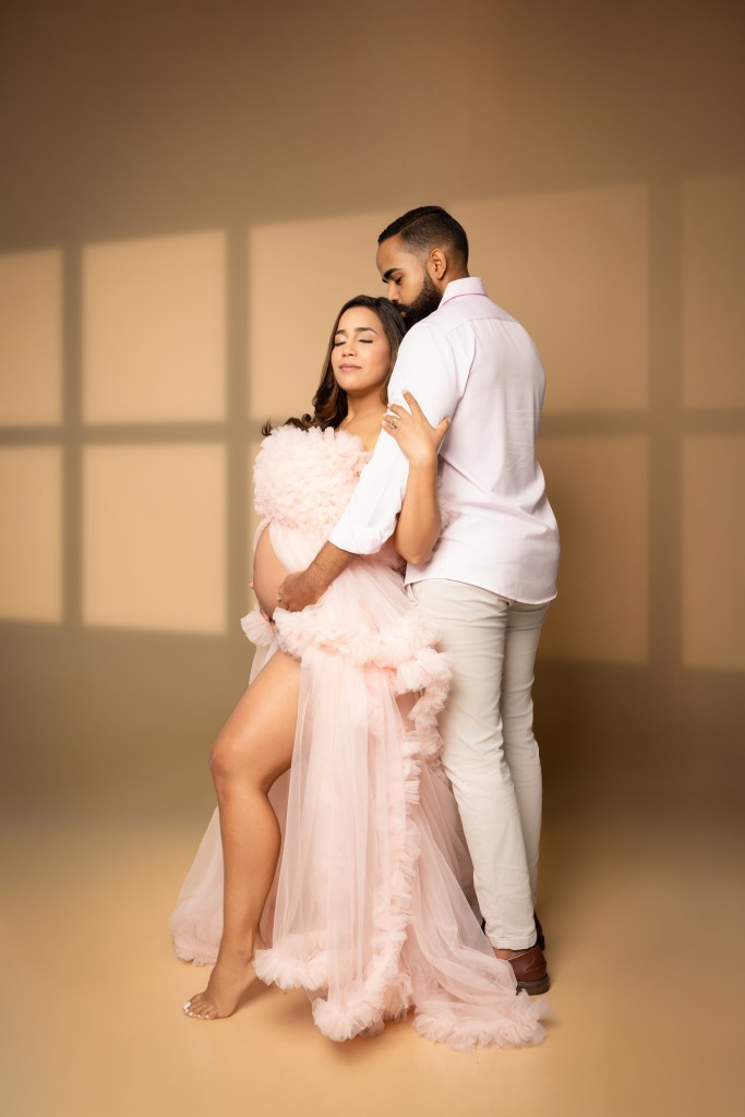 Sesion de maternidad en estudio